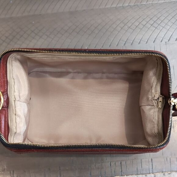 Vintage Bosca Brown Toiletry Bag with Genuine Leather and Zipper Closure - Picture 8 of 16